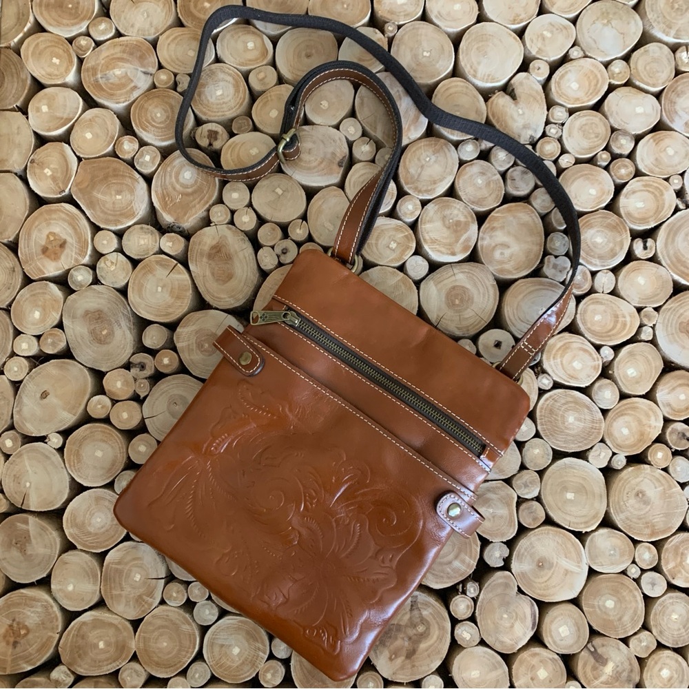 Patricia Nash Prizzi Tooled Leather Crossbody Bag.